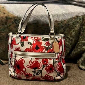 Coach Poppy Printed Large Shoulder Bag Patent Trim